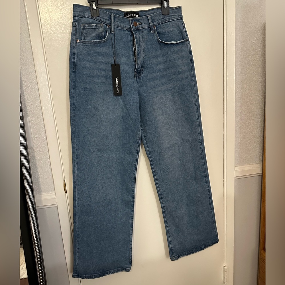 Fashion Nova Classic 90’s Low Stretch Straight Leg Jean